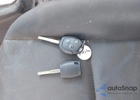 2013 Ford Fiesta Se z USA, uszkodzony, nr VIN 3FADP4BJ7DM174859